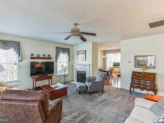 5th image of 1727 Wisteria Way