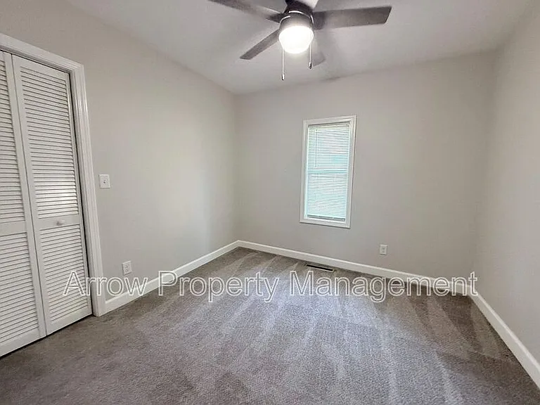 2970 Starr St — Photo 9