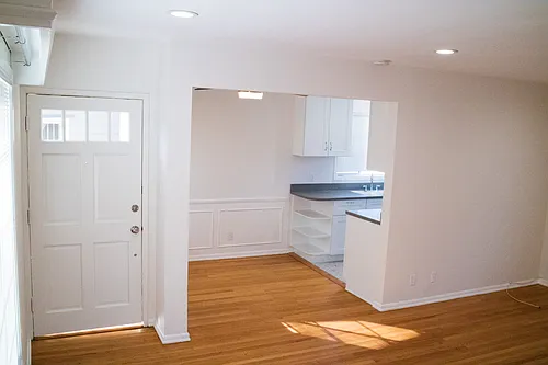 939 N Glendale Ave #1/2 Photo 1