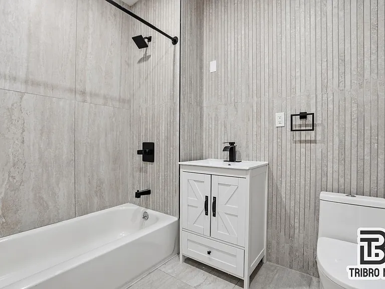 771 Lexington Ave #1A — Photo 9