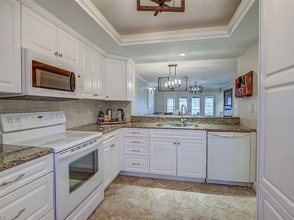 3rd image of 200 Misty Pines Cir #B-102
