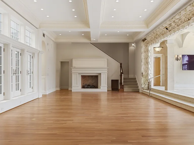 2650 N Lincoln Ave — Photo 13