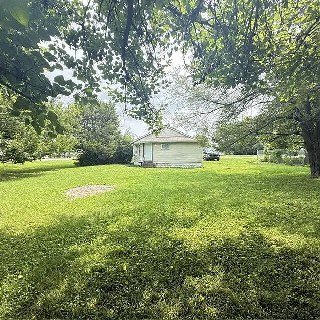 3 bed, 1.0 bath, $950 — Photo 4