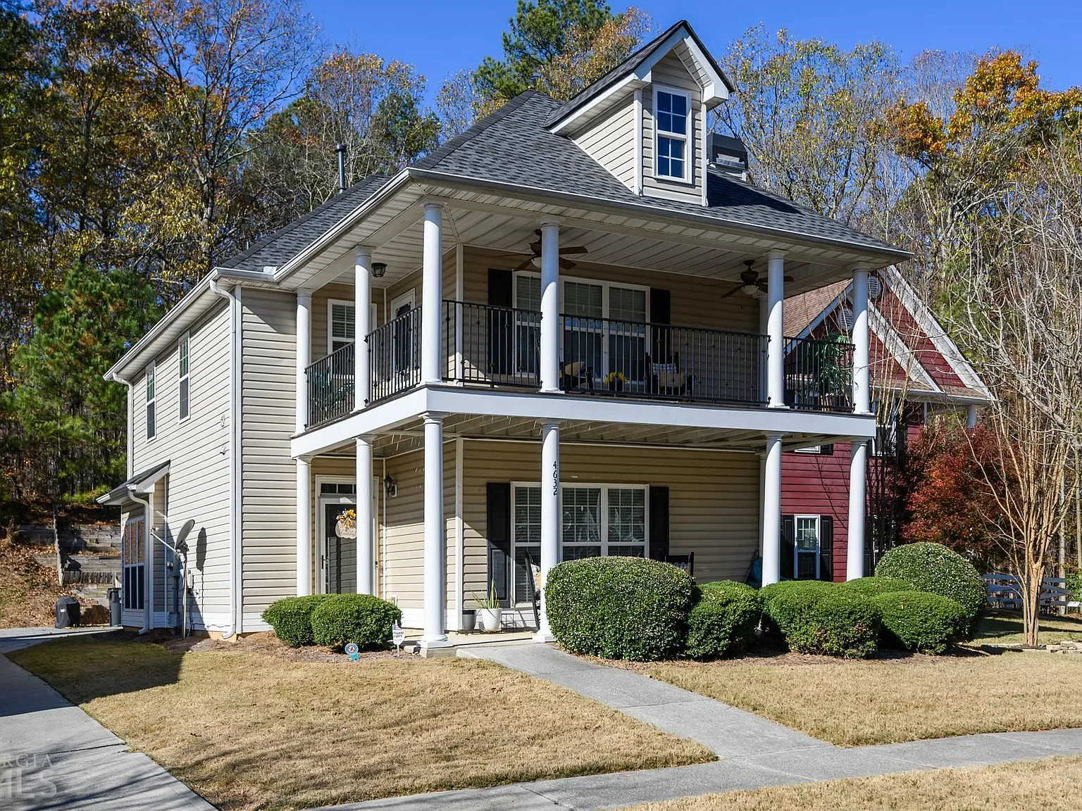 3 bed, 2.5 bath, $4,613 — Photo 2