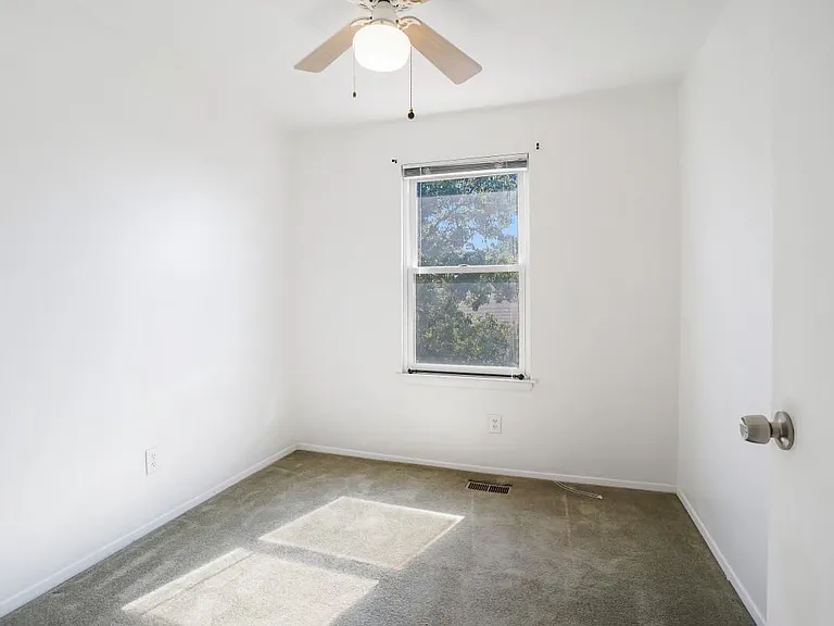 35 Bellfalls Way — Photo 23