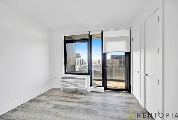 Living room, photo 2