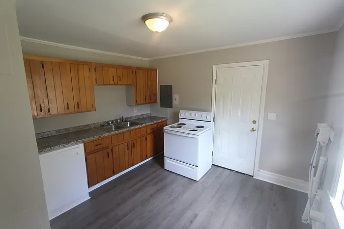 2 bed, 1.0 bath, 700 sqft, $1,100 — Photo 3