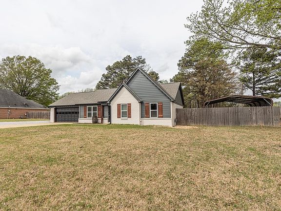 2nd image of 15 Hickory Ln