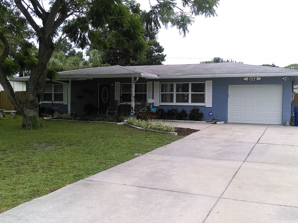 1st image of 832 72nd Ave N