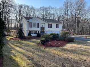 92 Woodhouse Ave, Northford, CT 06472