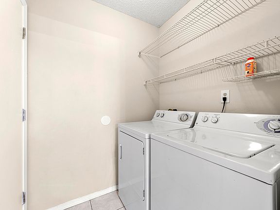 5th image of 838 Robert Morris Ct