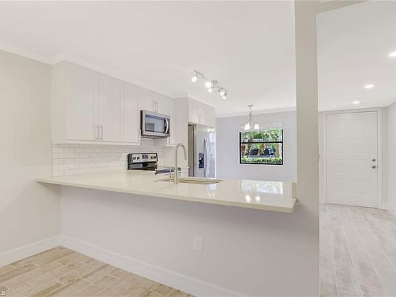 4th image of 440 Fox Haven Dr APT 2101