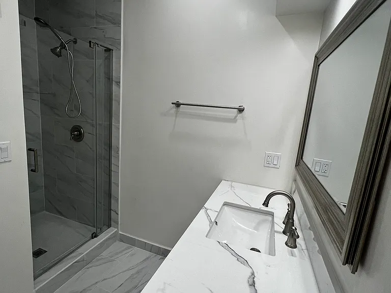 7435 Encino Ave — Photo 6