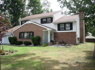 62 Oak Ridge Pkwy, Toms River, NJ 08755