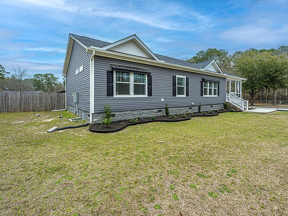 3rd image of 164 Albacore Rd