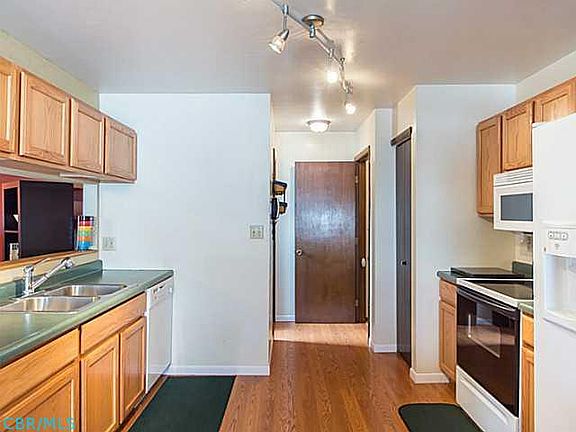 3rd image of 757 Lakeland Dr