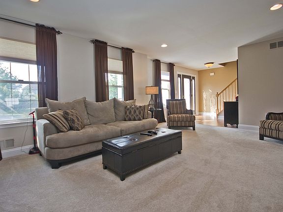 2nd image of 269 White Oak Ct