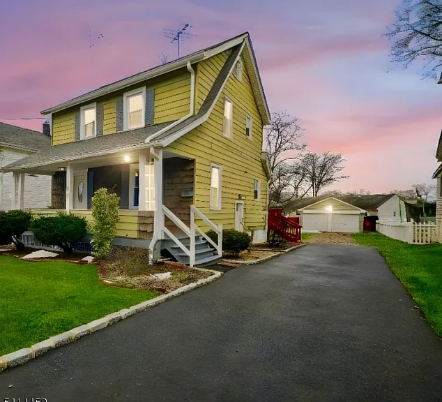 10 Hurley Ave — Photo 5