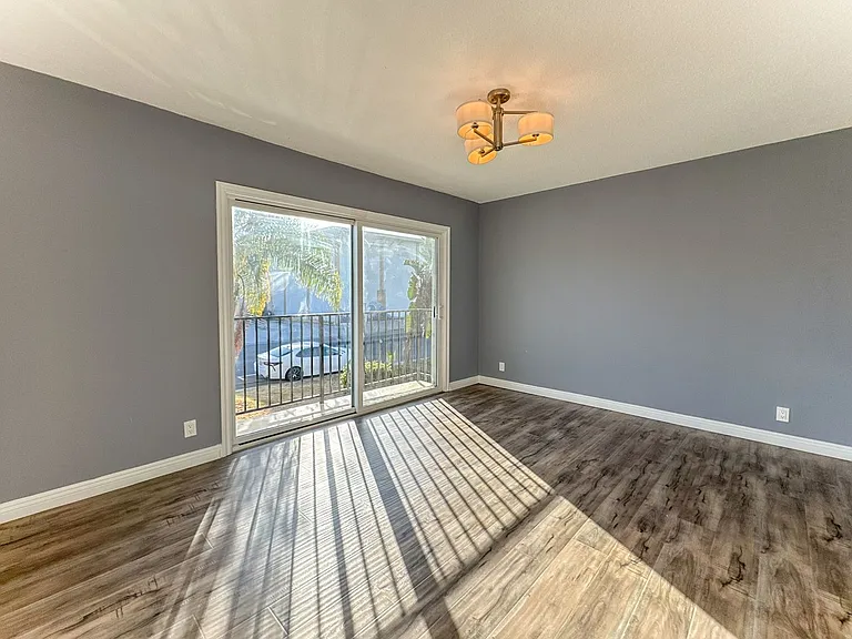 1138 Euclid St #1 — Photo 13