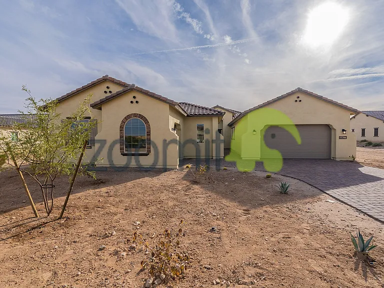 19407 W Seldon Ln — Photo 2