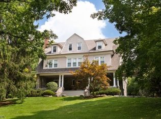 19 Hathaway Ln, Essex Fells, NJ 07021