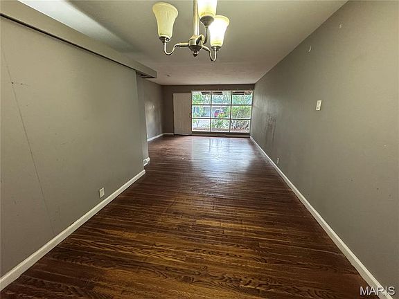 3rd image of 10514 Rothwell Dr