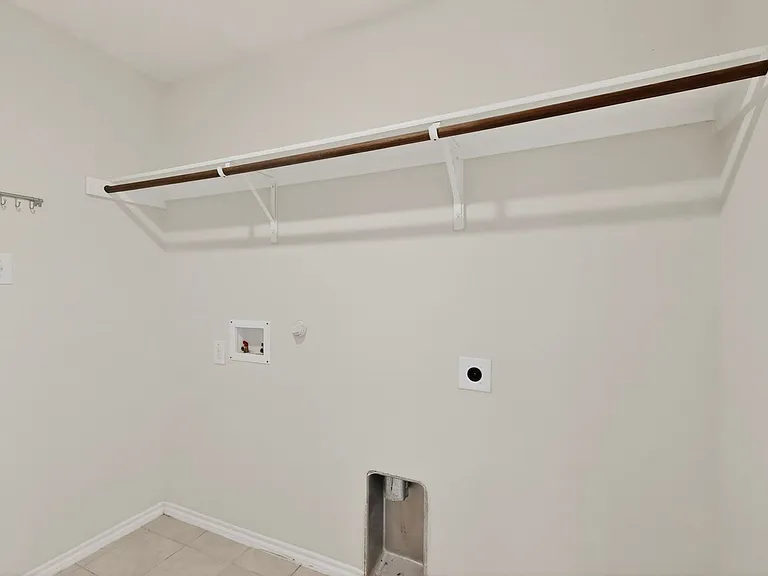 1901 Princeton Ave — Photo 36