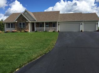 551 Overlook Pass, Fredonia, WI 53021