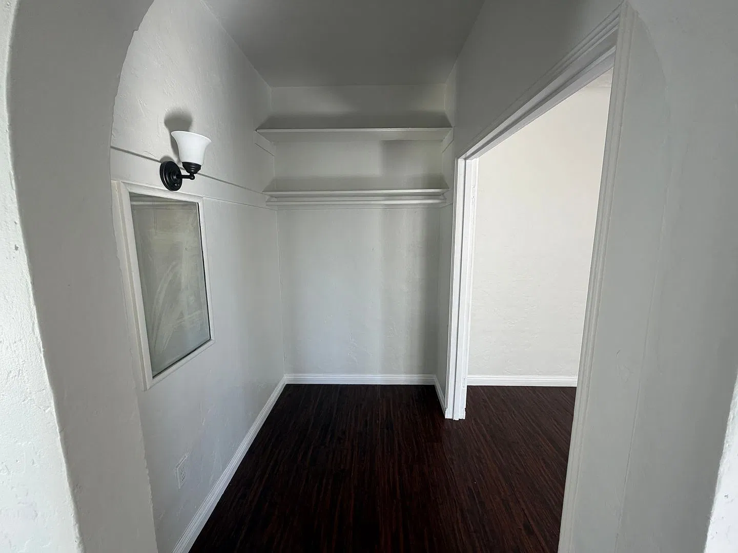 512 N. Alexandria Ave — Photo 3