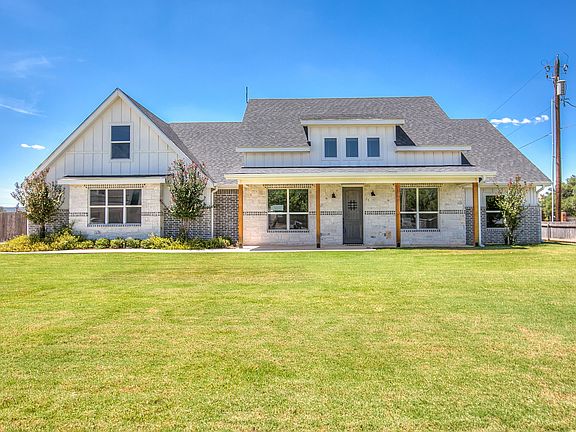 3rd image of 203 Calypso Ln