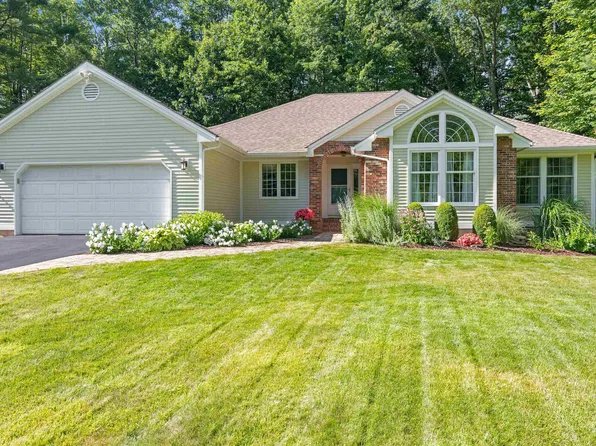 18 Lang Drive, Essex Junction, VT 05451