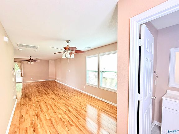 5th image of 3070 Castlecreek Dr