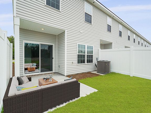 3rd image of 124 Stone Crab Cir