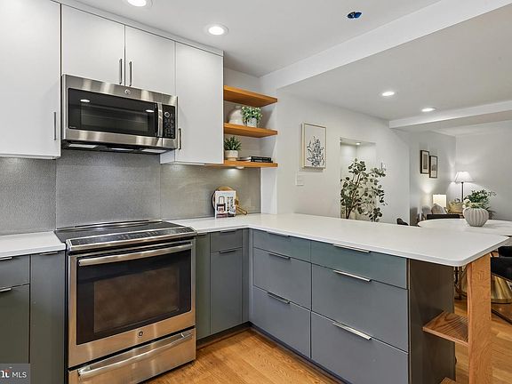 4th image of 9211 Three Oaks Dr