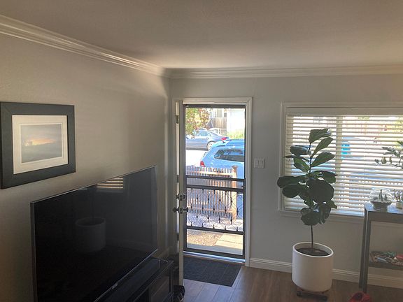 2nd image of 1621 Redwood Ave
