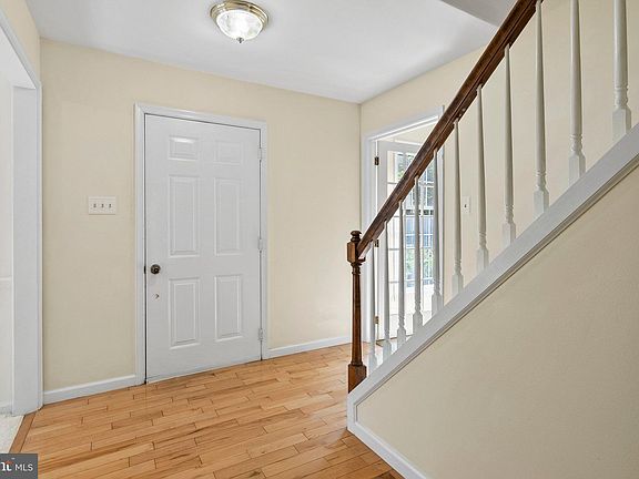 3rd image of 19 Buck Dr
