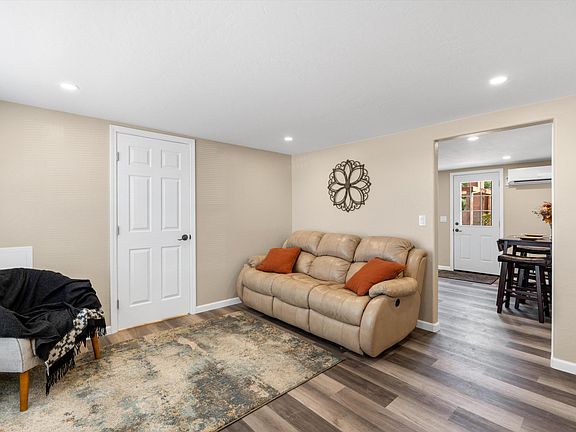 3rd image of 364 Dolores Dr NW