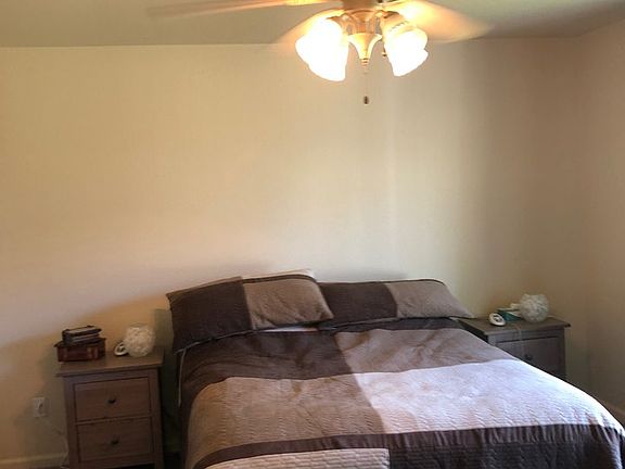 4th image of 3111 52nd Ave