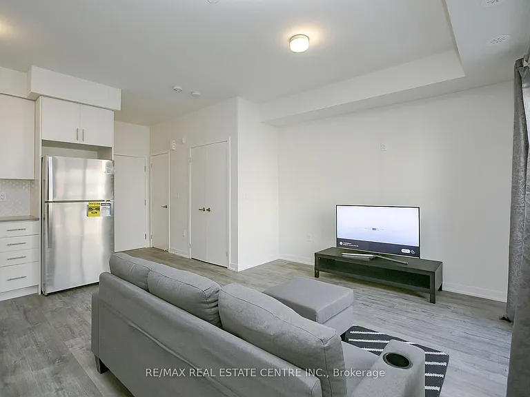 3556 Colonial Dr #4 — Photo 6