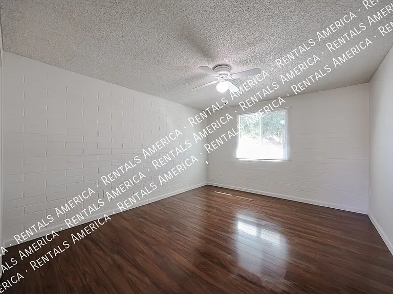 3550 E Voltaire Dr — Photo 18