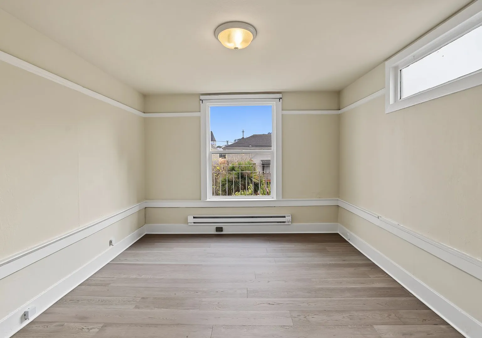 Fully Remodeled Studio. Dishwasher! On-Site Laundry! — Photo 4