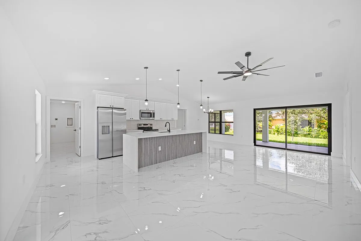 4 bed, 1683 sqft, $2,725 — Photo 4