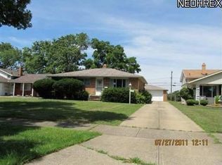 5880 White Pine Dr, Bedford Heights, OH 44146