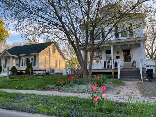 17 Lozier Pl, Plattsburgh, NY 12901