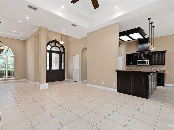 2nd image of 3013 Iris Ave