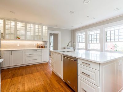 39-24 213th St, Bayside, NY, 11361