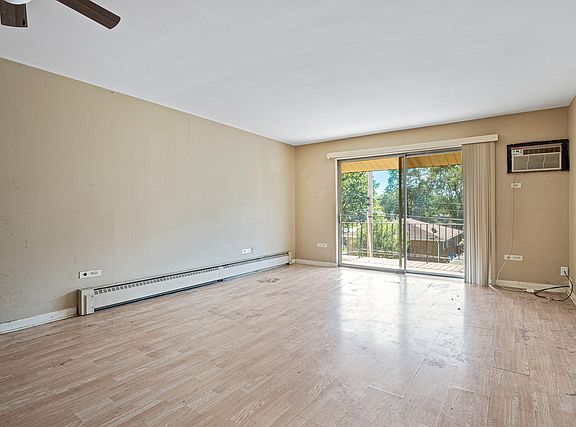 4th image of 18361 Glen Oak Ave APT 2G