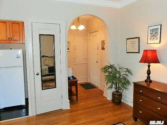 2nd image of 12 Hempstead Ave APT 2E