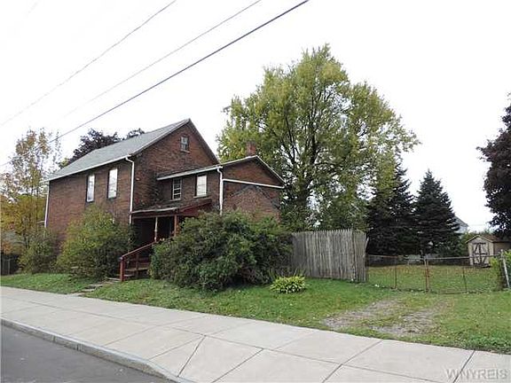 2nd image of 256 Babcock St