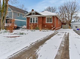 28 S Euclid Ave, Villa Park, IL 60181